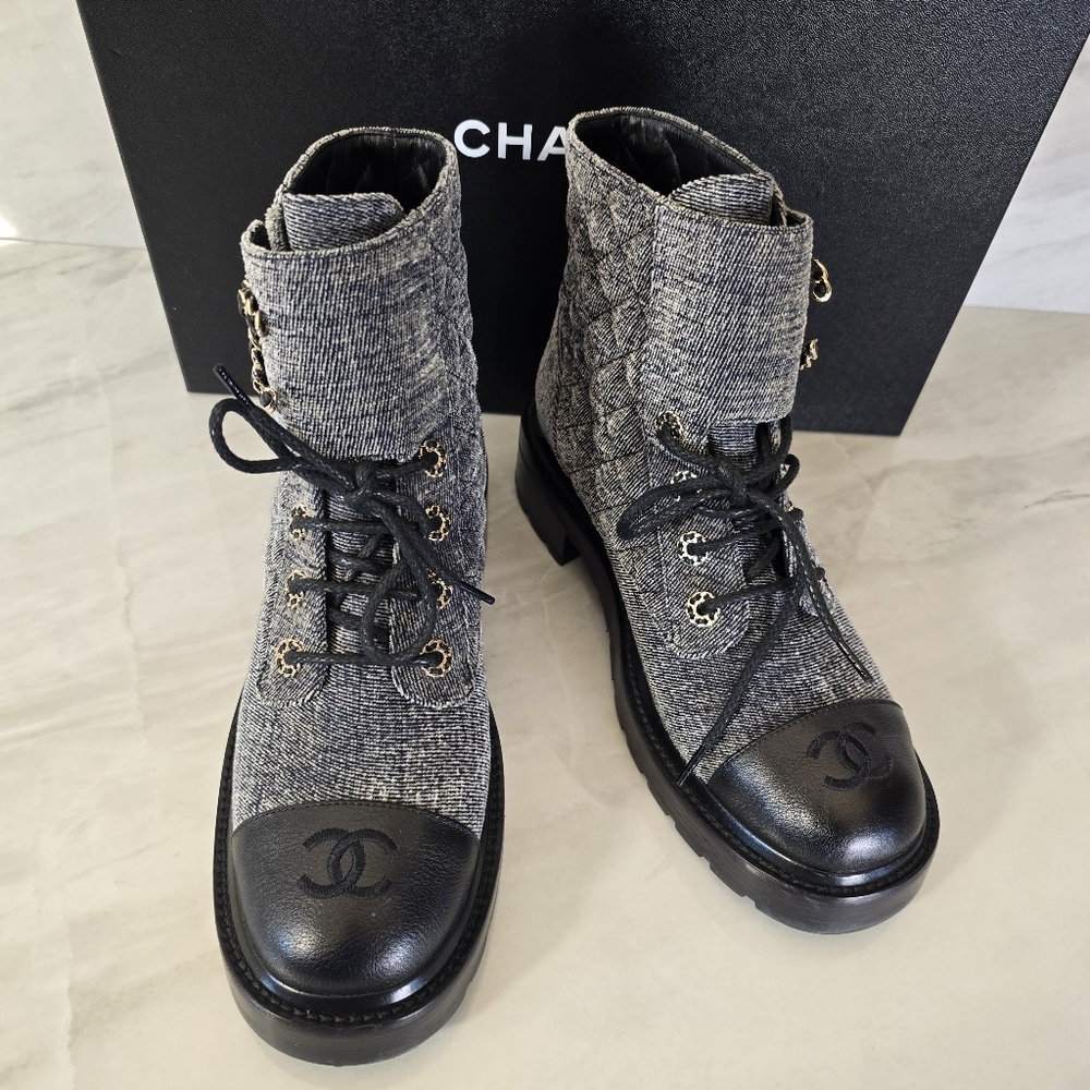 🔥RARE🔥 Chanel CC Velvet Boots - Picture 9 of 13